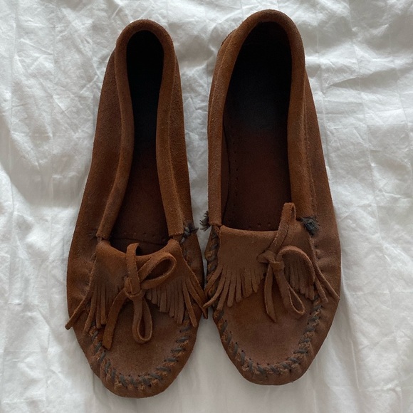 Minnetonka brown suede moccasins - Picture 1 of 5